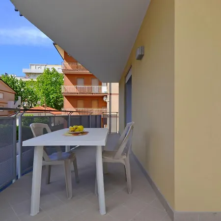 Apartamento Bellarosa-2 By Interhome Lignano Sabbiadoro